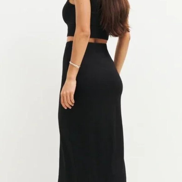 Reformation Rylan Skirt - Picture 2 of 6